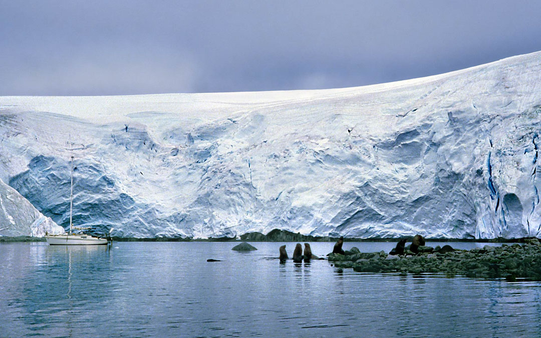 Inside the  Melchior Island